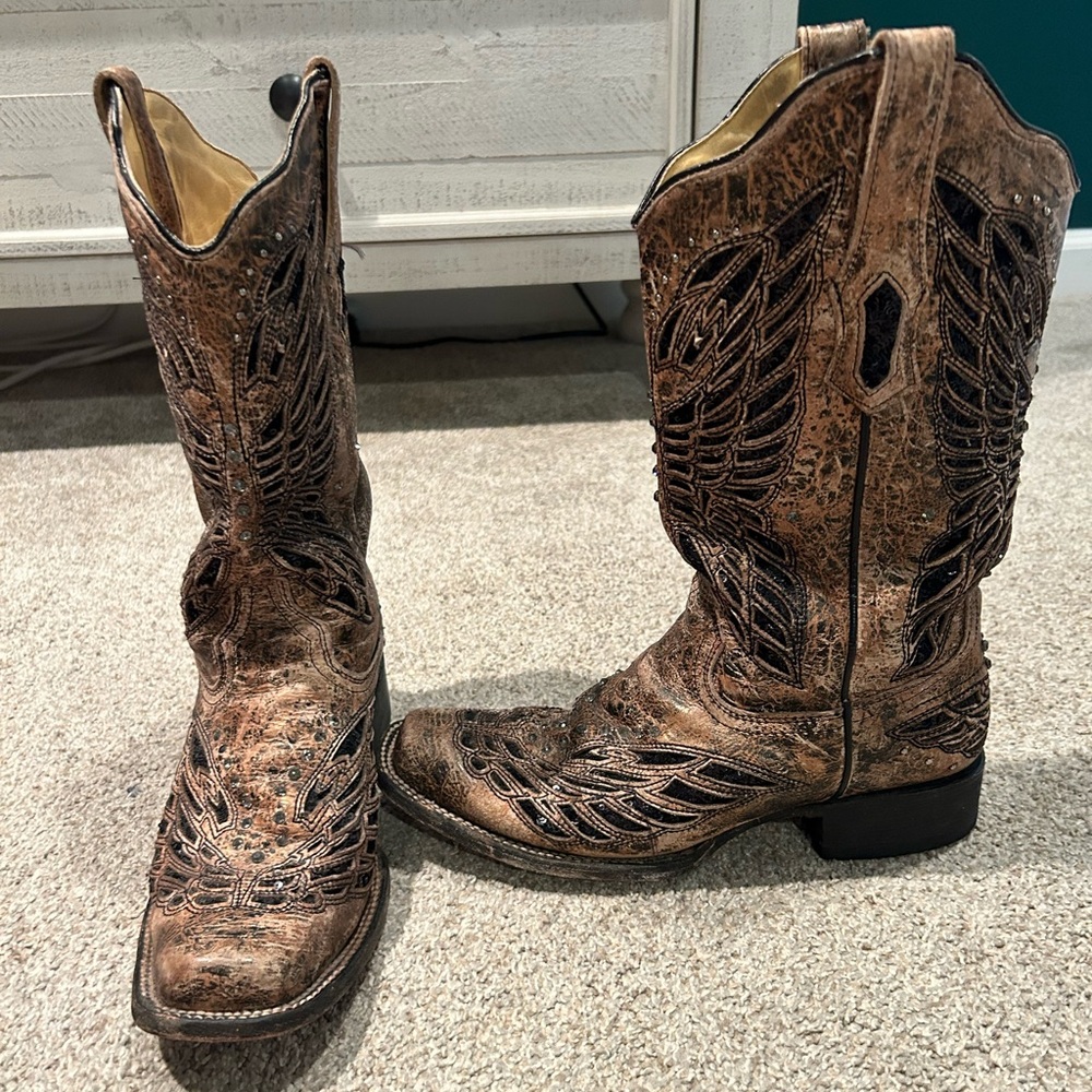 Corral boots